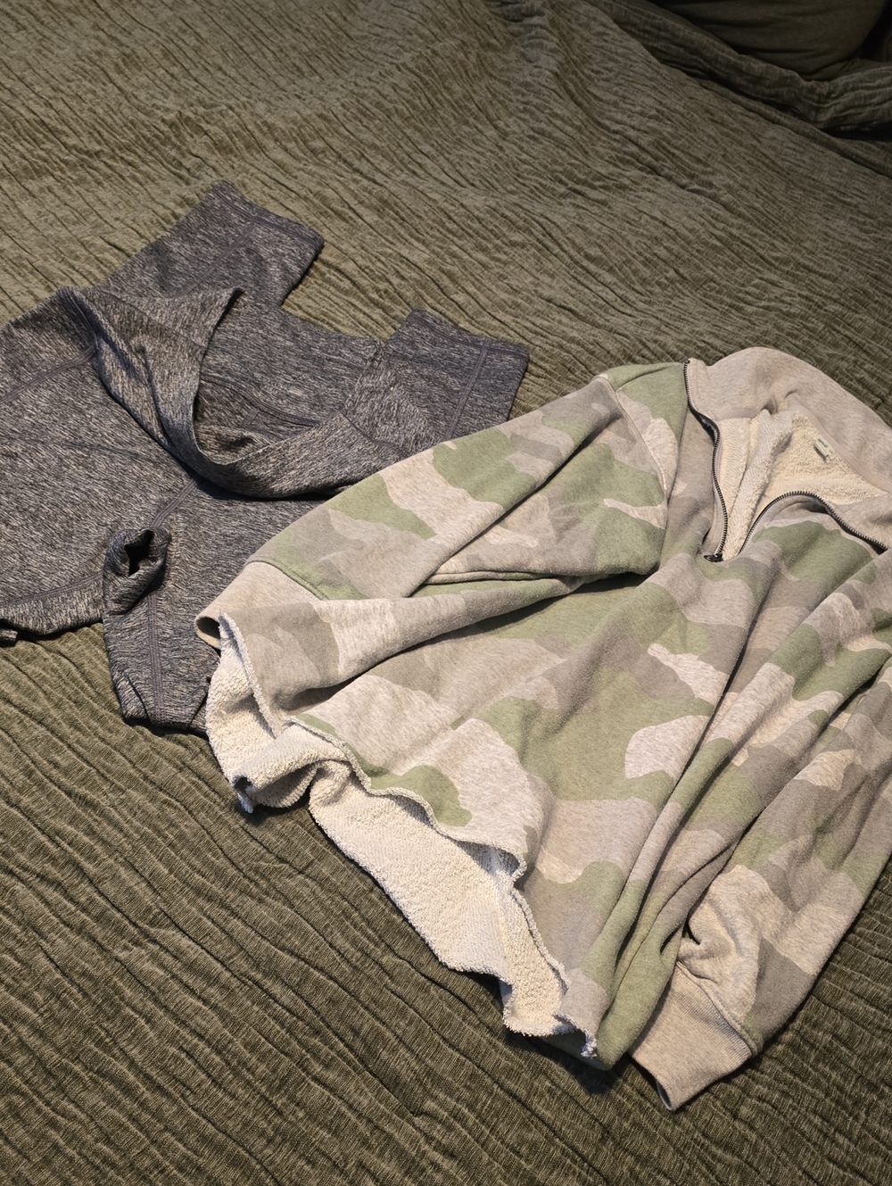 Green Camo Pullover Hoodie & Gray Legging Set Like New